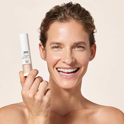 Click to see full view ISDIN ISDIN Mineral Brush Powder, Facial Pollution and Blue Light Protection, a Complement to your Sun Care Routine, Suitable for Sensitive Skin